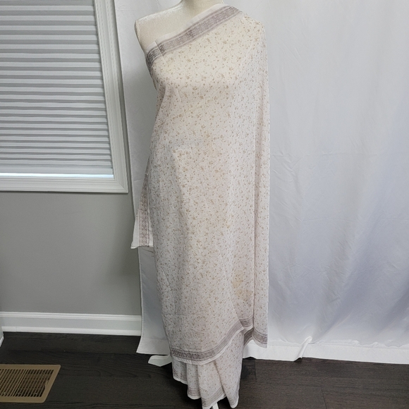 White, gray/grey, brown polyester saree/sari for party - Picture 13 of 13